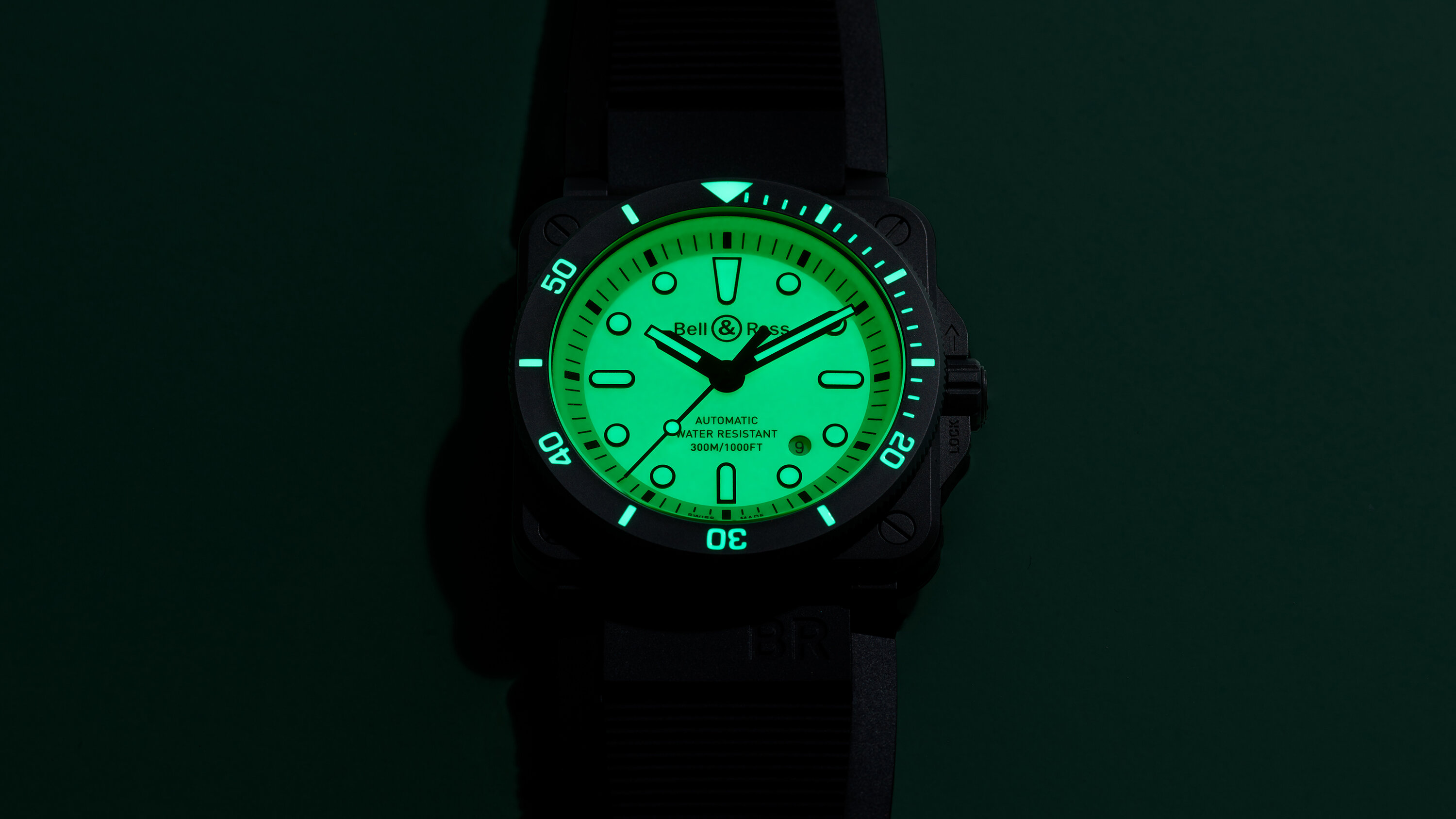 Bell and ross green diver hotsell